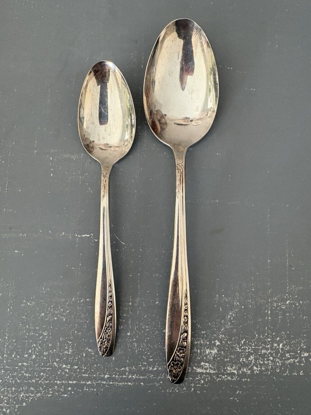 Vintage Wm Rogers & Son Starlight Silverplate Spoons Pair Dessert & Tablespoon
